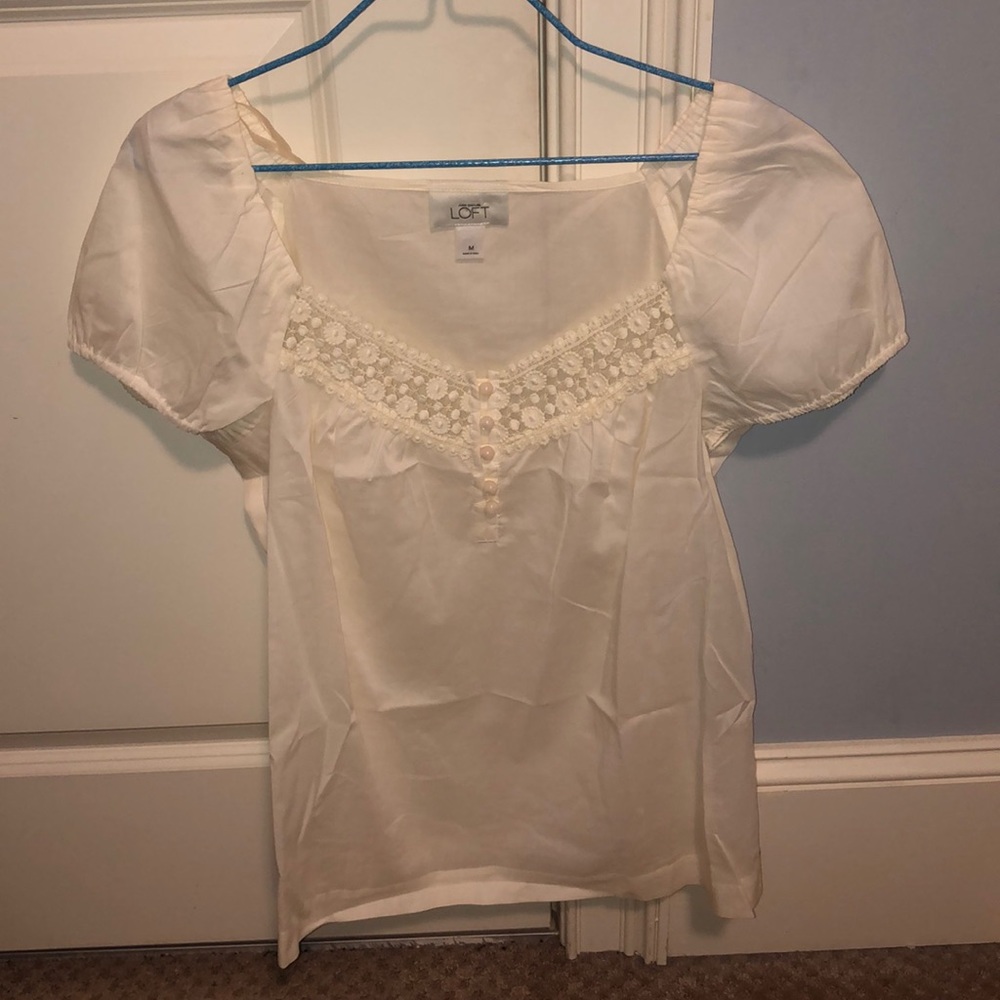 cream sheet top with cute lace accent